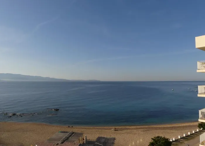 Apartment Magnifique F3 Les Pieds Dans L'eau. Ajaccio (Corsica)