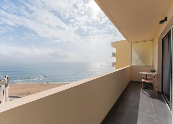 Magnifique F3 Les Pieds Dans L'eau. * Ajaccio (Corsica)